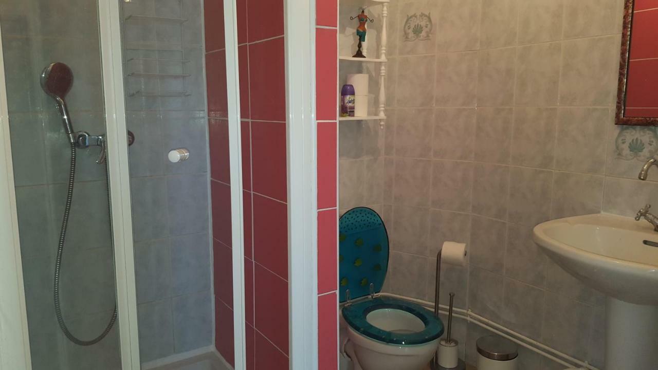Vacation Home On Rue Du Marais 5 Petiville  المظهر الخارجي الصورة