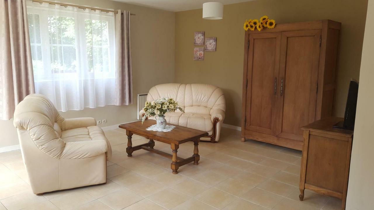 Vacation Home On Rue Du Marais 5 Petiville  المظهر الخارجي الصورة
