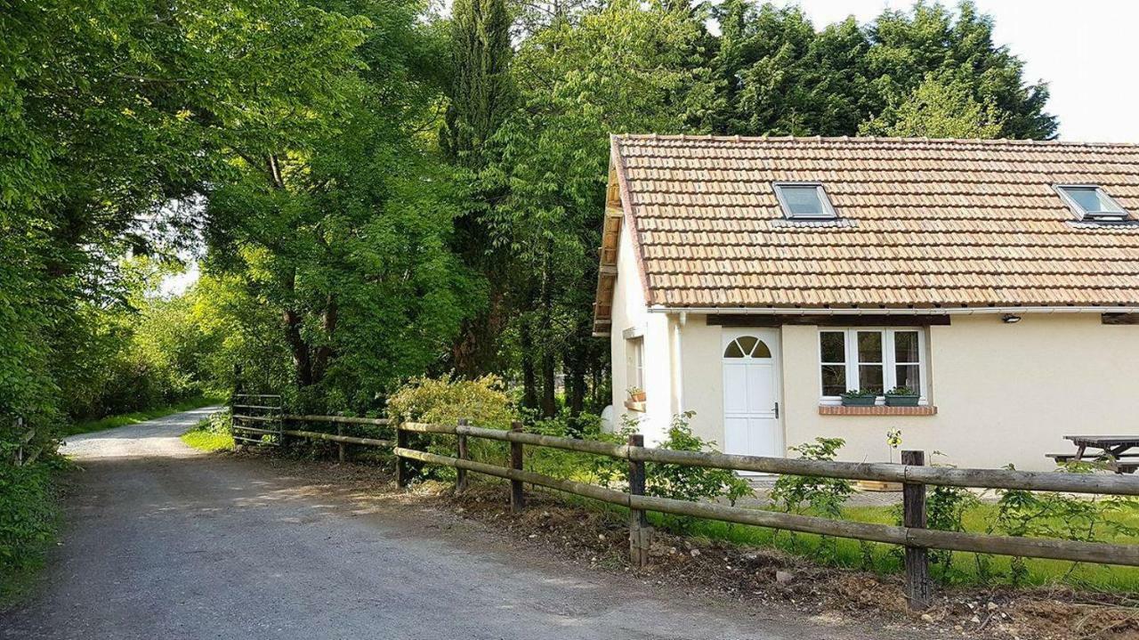 Vacation Home On Rue Du Marais 5 Petiville  المظهر الخارجي الصورة